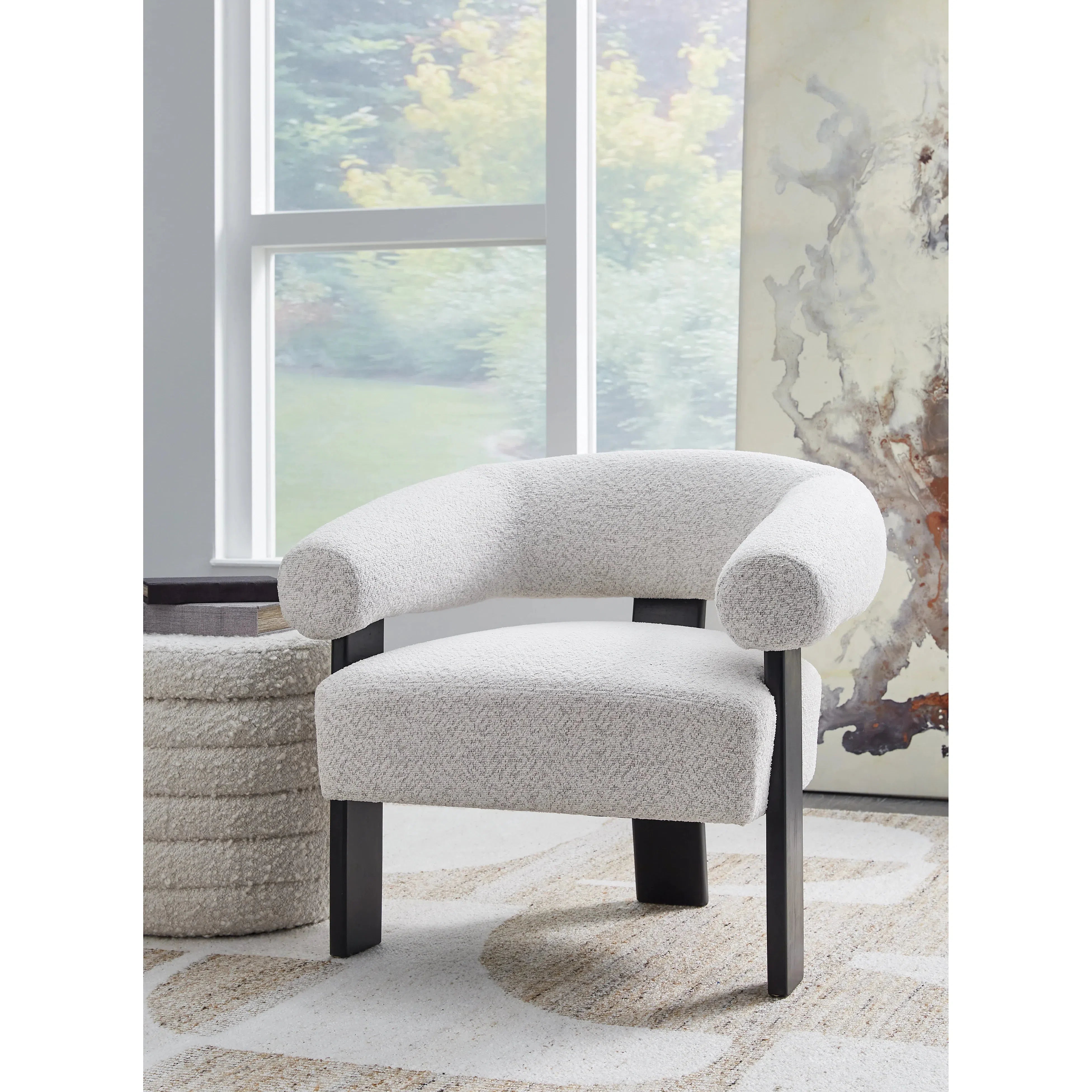 Chic Snow White Dultish Accent Chair