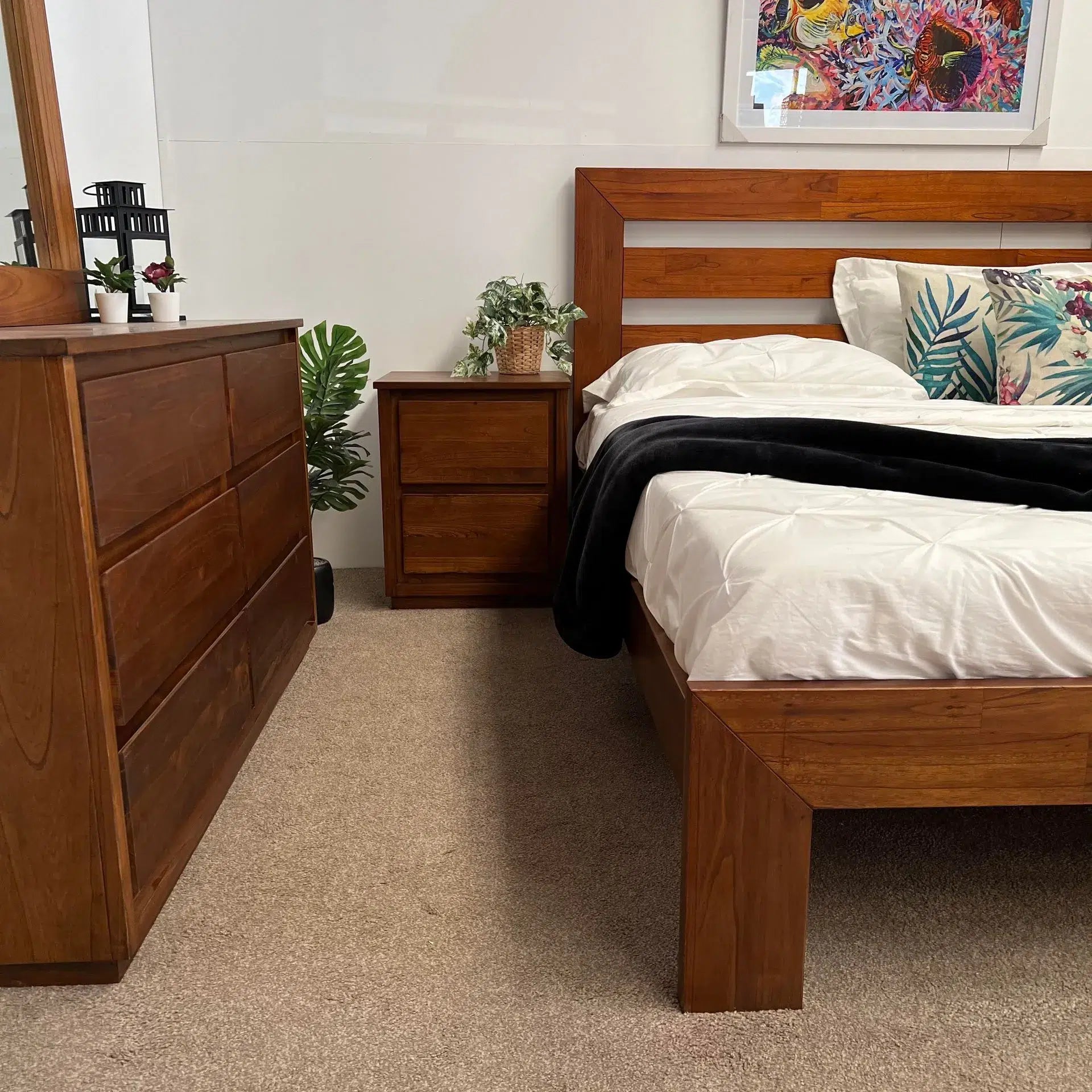 Tri-Rail Bed - Dark Oak